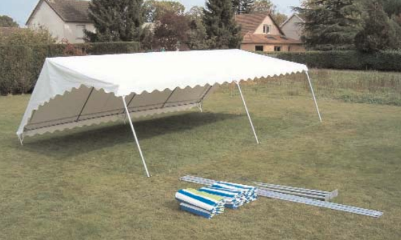 Installation des poteaux de la tente de réception solide 5x4 m